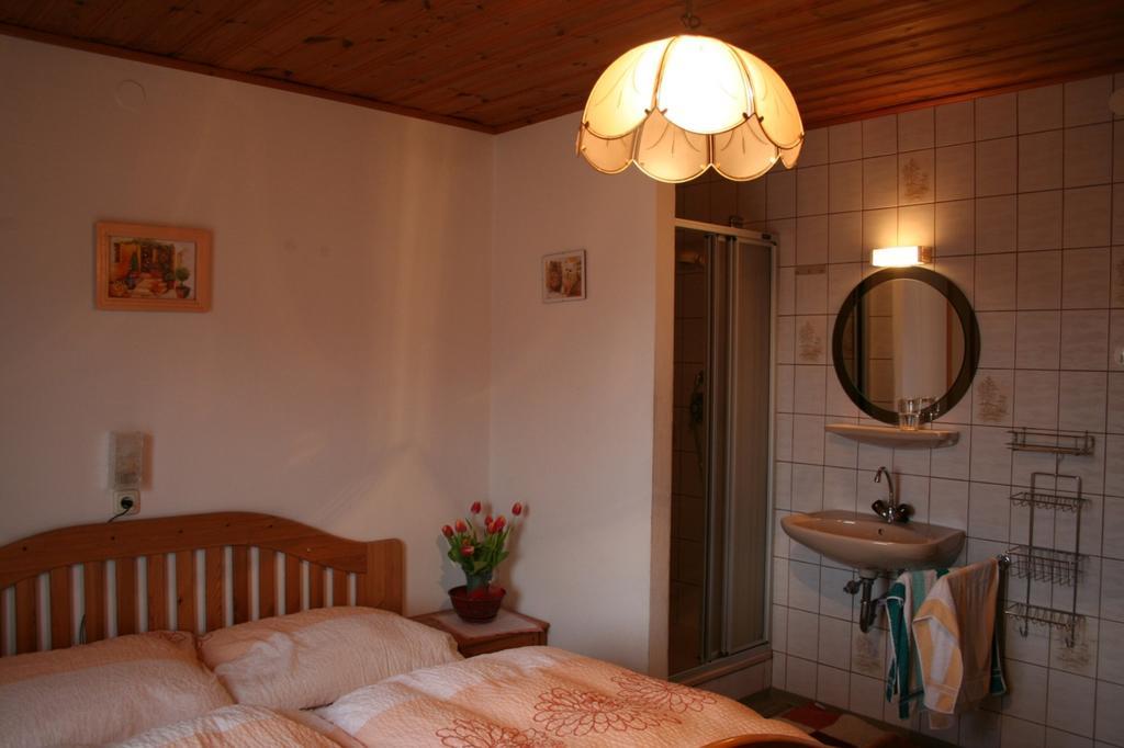 Ferienwohnungen Grabnerbauer Mondsee Zimmer foto